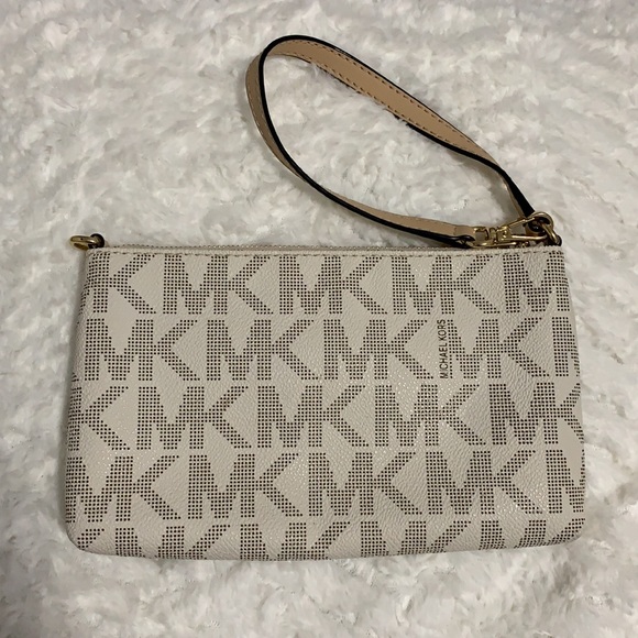 Michael Kors Large Logo Wristlet - Picture 2 of 15